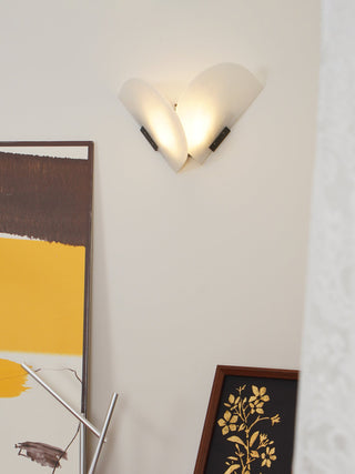 Alabaster Fly Gaby Wall Lamp