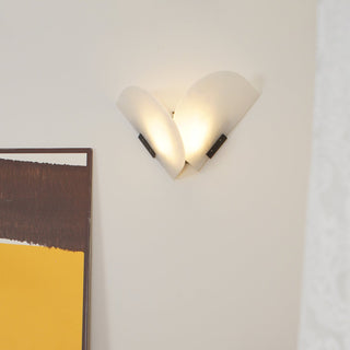 Alabaster Fly Gaby Wall Lamp