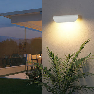 Bay Curved Garden Wall Light