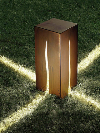 Cube Crack Outdoor Light