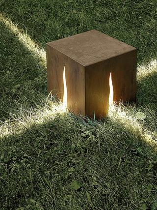 Cube Crack Outdoor Light