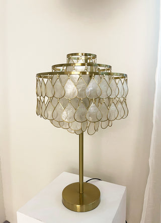 Shell Teardrops Table Lamp