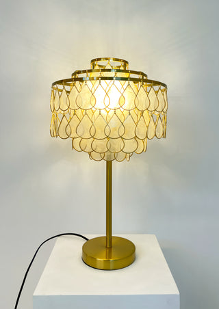 Shell Teardrops Table Lamp