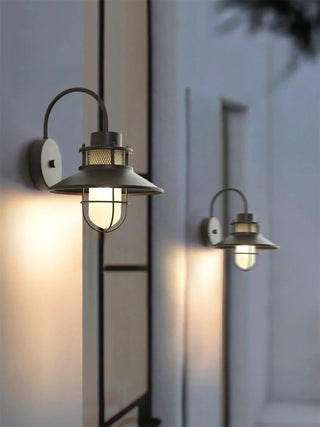 Vintage-Felix-Outdoor-Wall-Light-Vidirlighting3_6_86676a40-7cc0-48c5-8911-eb58f1144590 - Vidirlighting