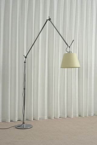 Gru Adjustable Arm Floor Lamp Vidirlighting Angled Perspective of Unlit Fixture Highlighting Precision Precision Friction Knuckle Joints and Base Collar